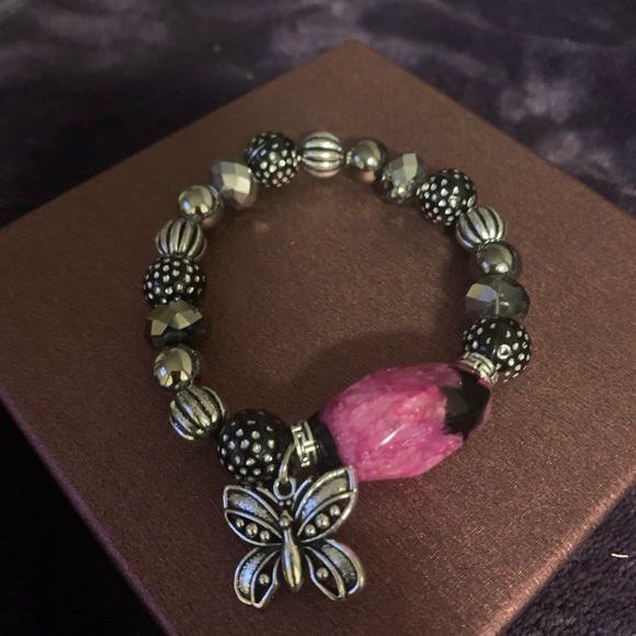 Bracelets - Picture 2 of 14